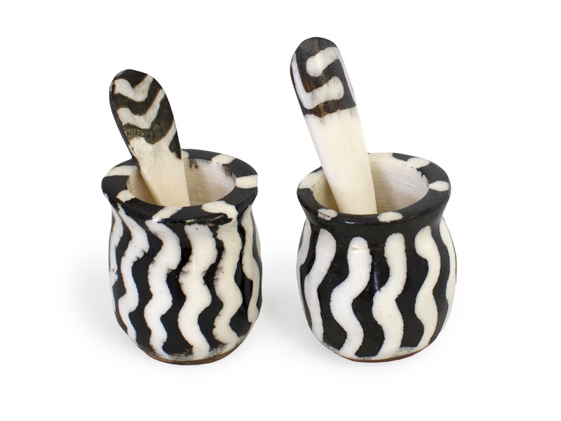 Salt and Pepper Pots with Spoon Salt and Pepper Pots with Spoon